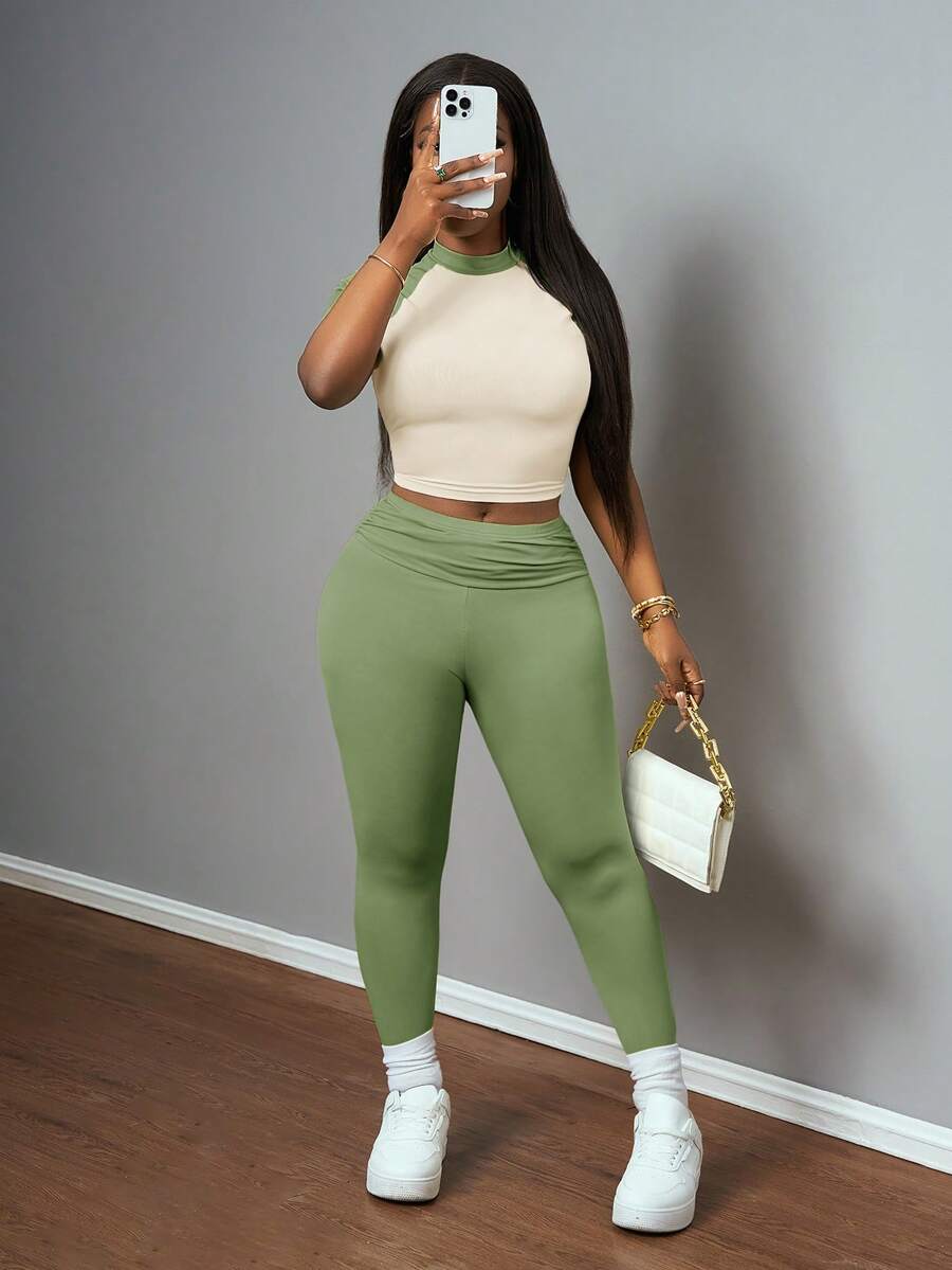 Beige Ruched Crop Top And High - High Waist Leggings avis et prix
